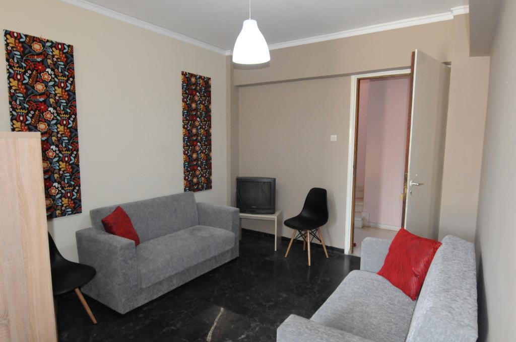 Agioi Apostoloi  Kinetta Apartments מראה חיצוני תמונה