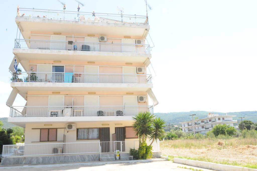 Agioi Apostoloi  Kinetta Apartments מראה חיצוני תמונה