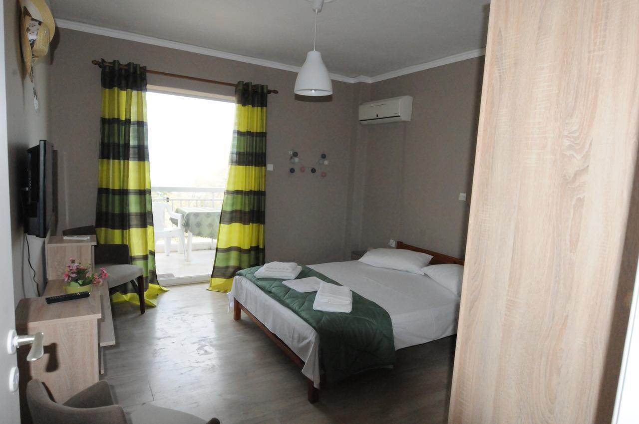 Agioi Apostoloi  Kinetta Apartments מראה חיצוני תמונה