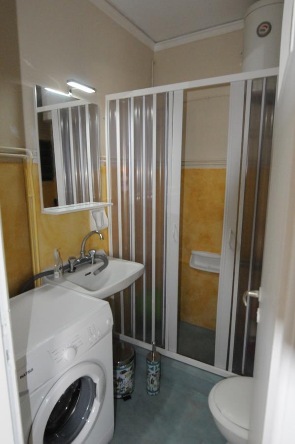 Agioi Apostoloi  Kinetta Apartments מראה חיצוני תמונה