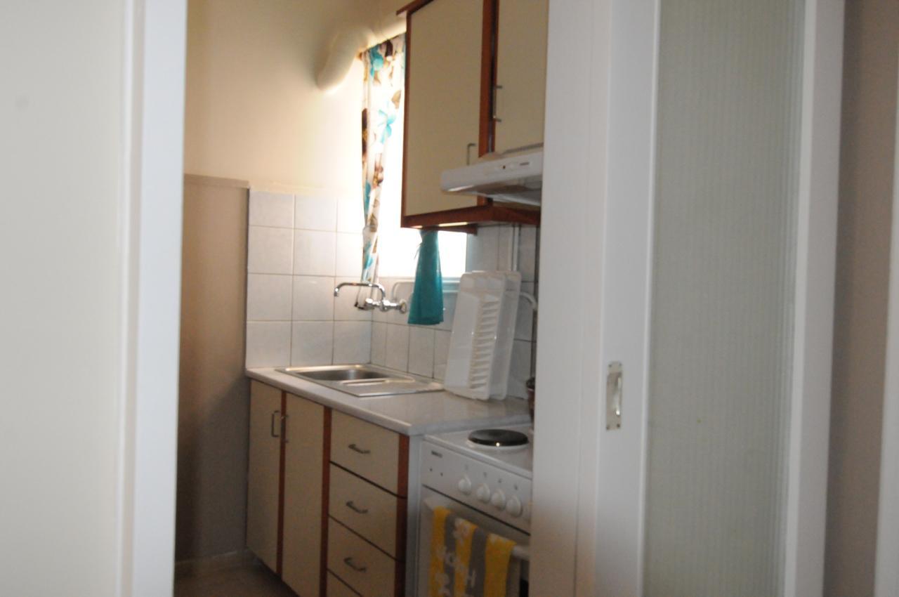 Agioi Apostoloi  Kinetta Apartments מראה חיצוני תמונה