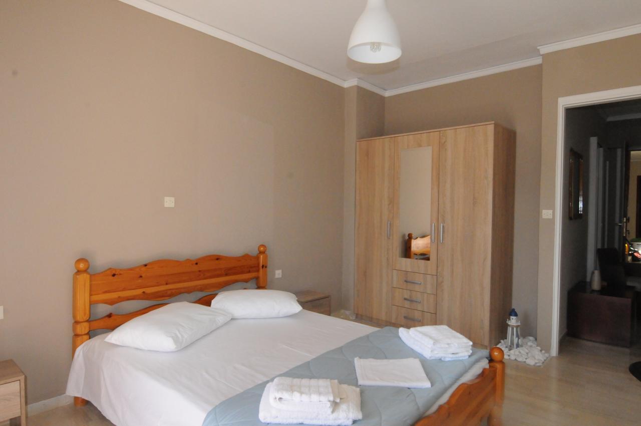 Agioi Apostoloi  Kinetta Apartments מראה חיצוני תמונה