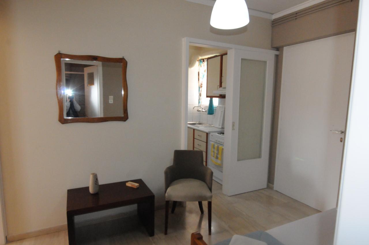 Agioi Apostoloi  Kinetta Apartments מראה חיצוני תמונה